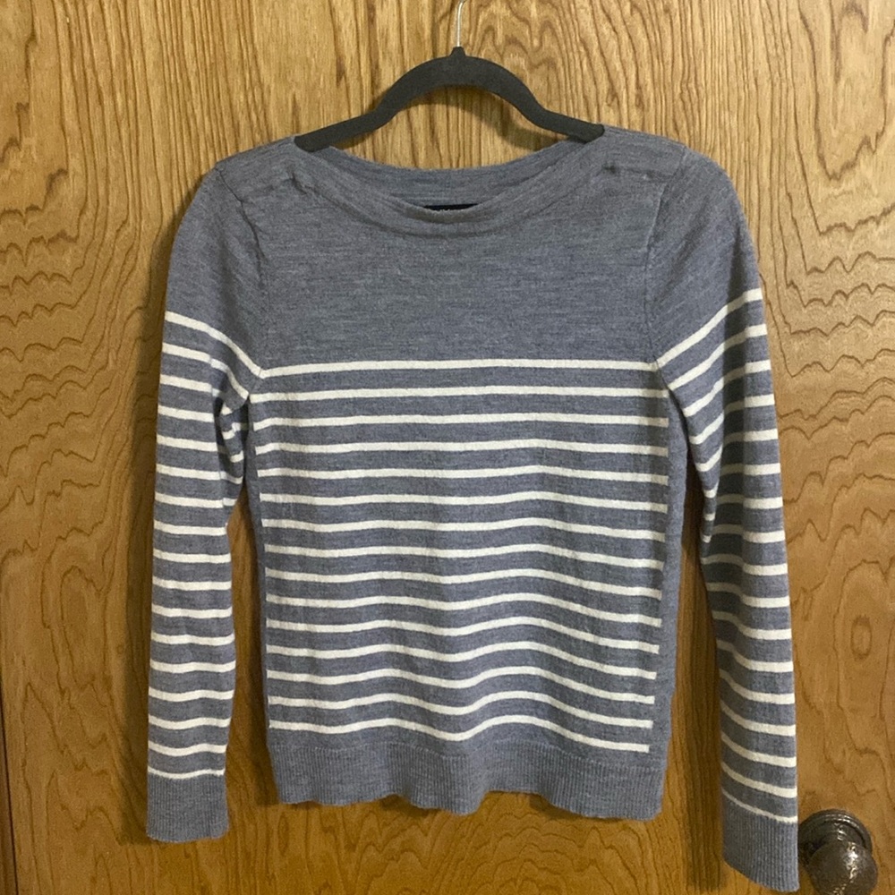 Jones New York Large 100% Extra Fine Merino Wool Gray and White Good Condition